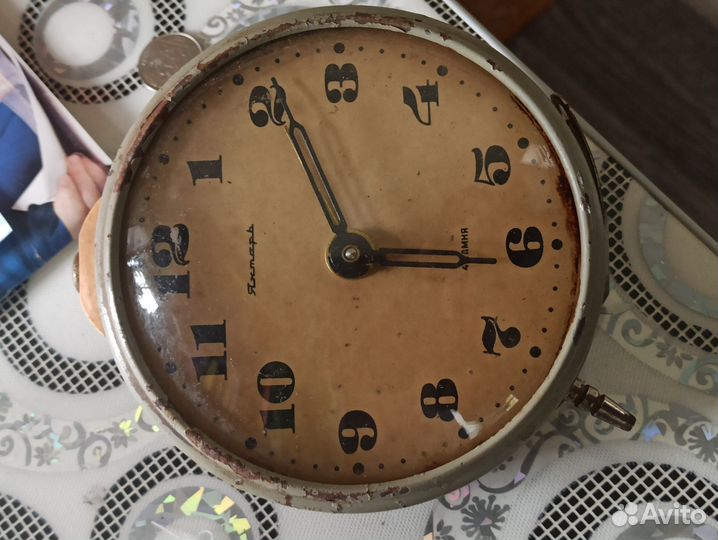 Будильник СССР янтарь 4 камня под восстановление