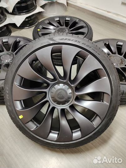Tesla Model Y P R21