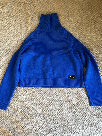 Свитер женский