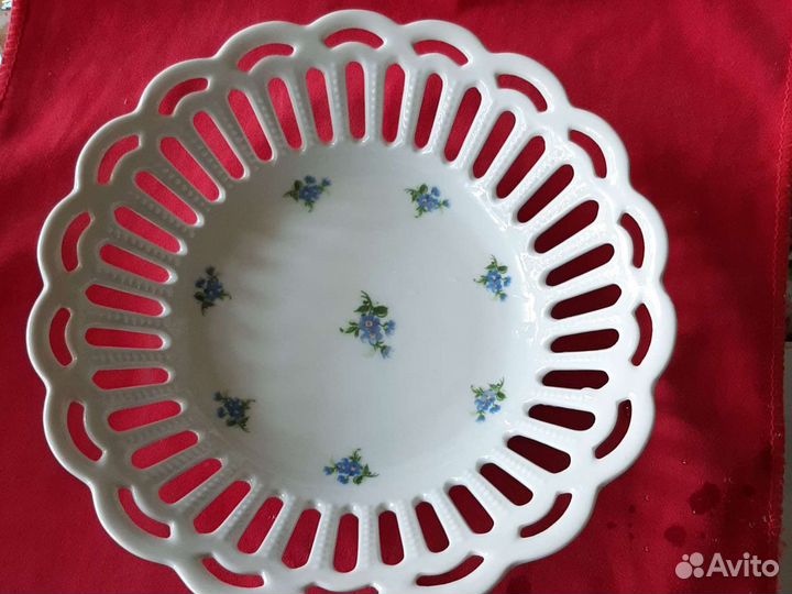 Сухарница,конфетница,ваза для фруктов