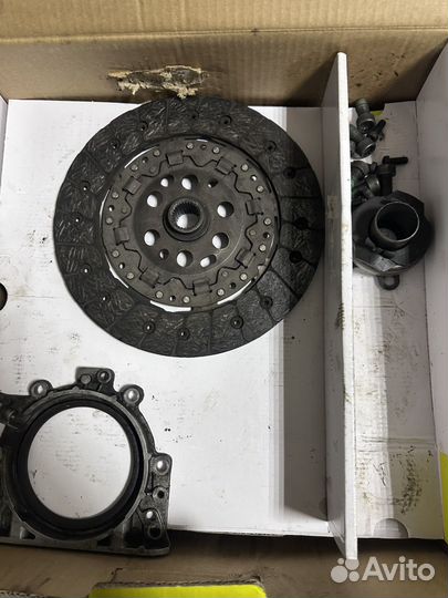 Духмассовый маховик VW t5 2.0 tdi LUK ориганал б/у