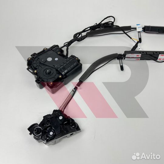 Доводчики дверей Toyota Land Cruiser 200 07-22г