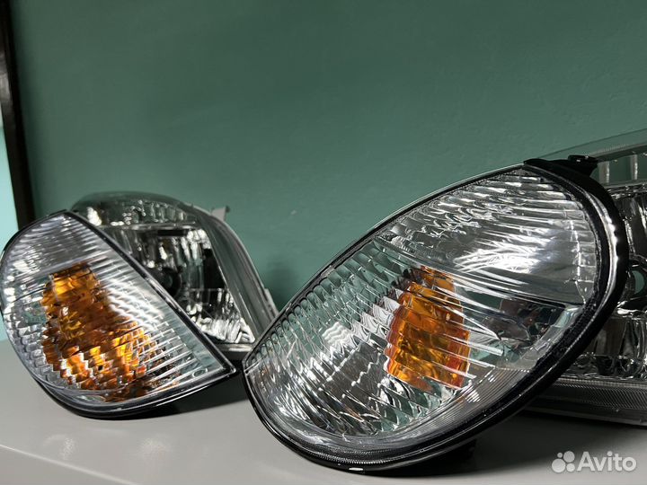 Фары Toyota Nadia