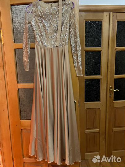 Платье вечернее