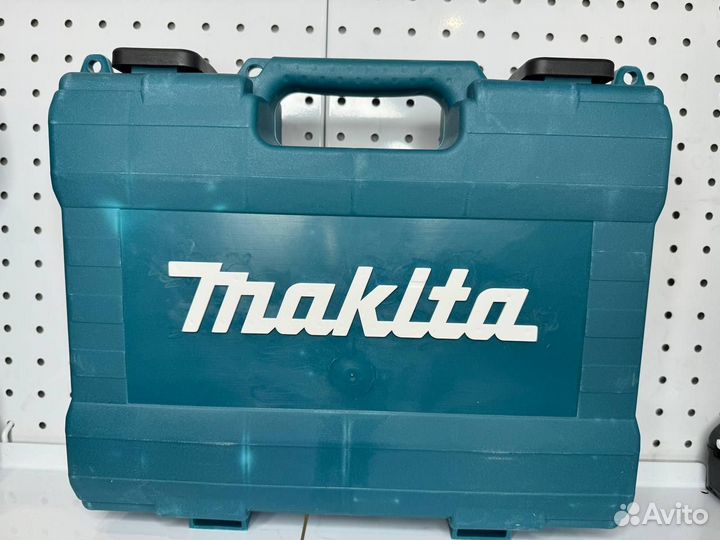 Винтоверт аккумуляторный импакт Makita с двумя АКБ