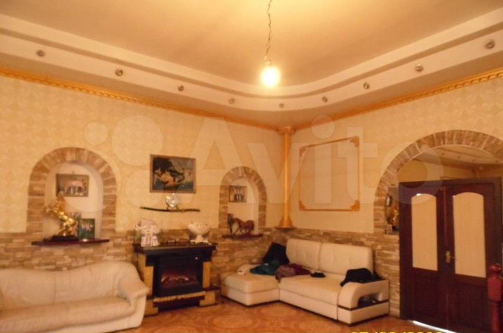 Дом 462,8 м² на участке 10 сот.