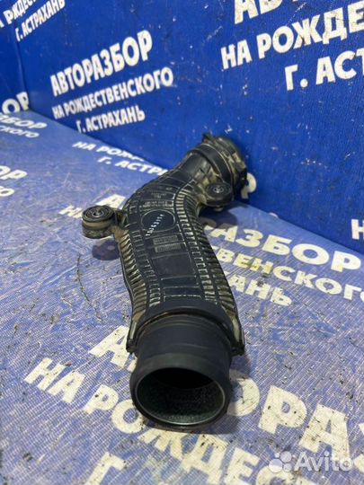 Патрубок интеркулера Volkswagen Passat Cc седан