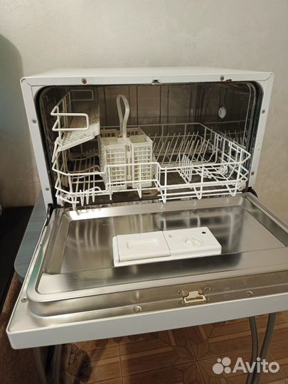 Посудомоечная машина Electrolux ESF2200DW