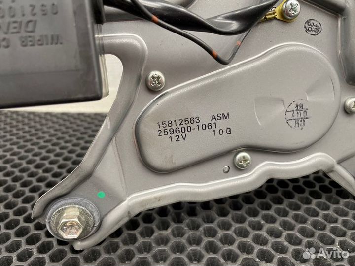 Моторчик стеклоочистителя задний Hummer H3 H3 L52