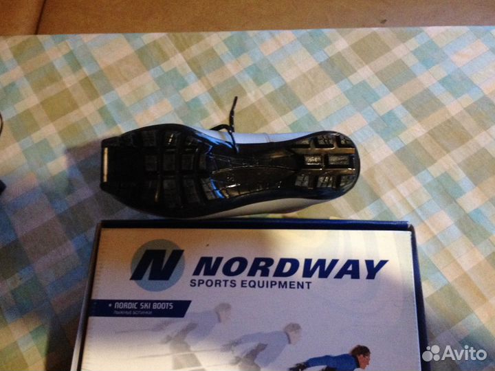 Лыжные ботинки