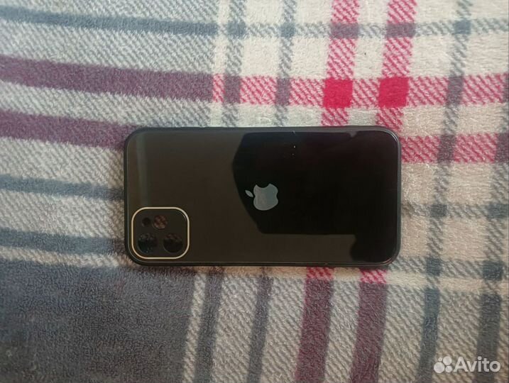 Чехол на iPhone 11