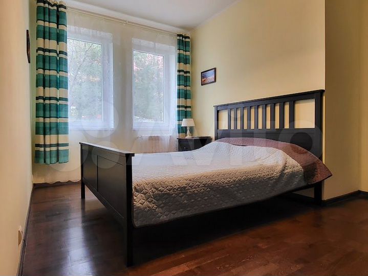 Коттедж 180 м² на участке 8 сот.