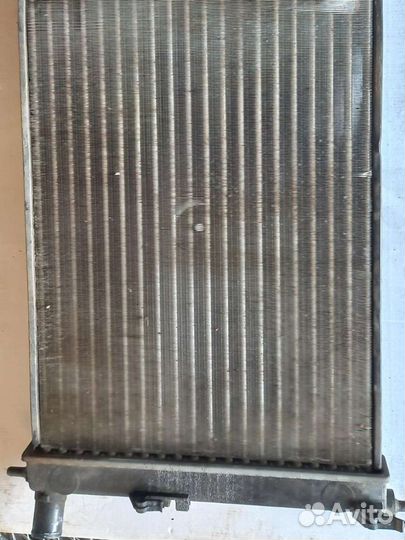 Радиатор охлаждения на hyundai solaris 1 бу