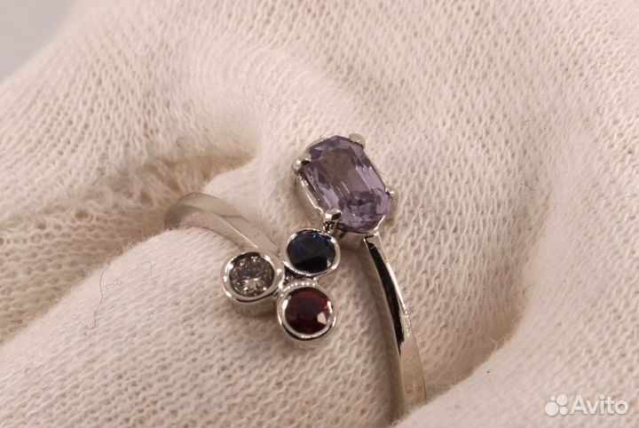 Кольцо золотое с Сапфирами и бриллиант