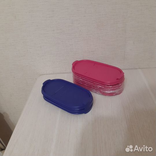 Компактусы и крышки Tupperware