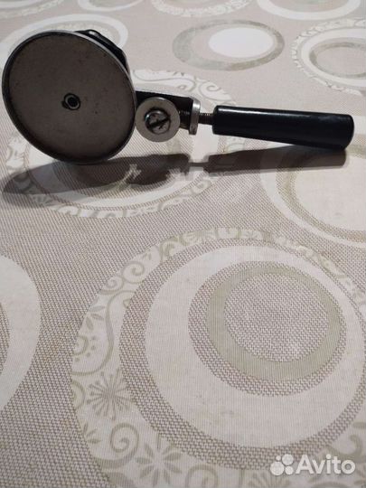 Закаточная машинка для стеклянных банок