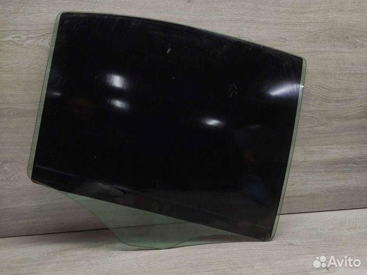 Стекло двери Mercedes E W211