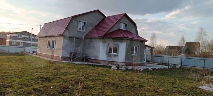 Дом 219 м² на участке 10 сот.