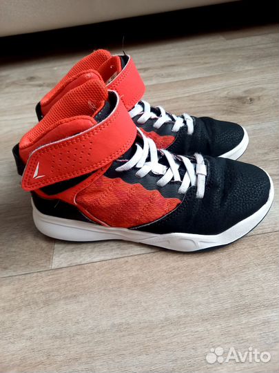 Баскетбольные кроссовки детские decathlon
