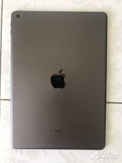 iPad (8-го поколения) 32гб