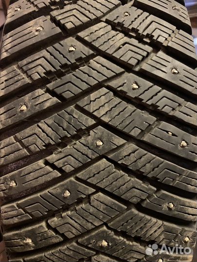 Goodyear UltraGrip Ice Arctic SUV 215/60 R17