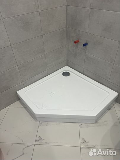 Душевой поддон 90х90