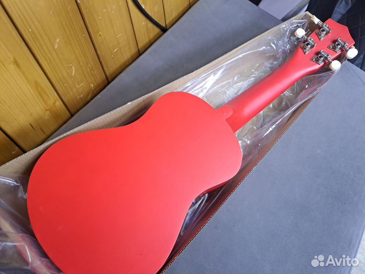 Укулеле сопрано красная