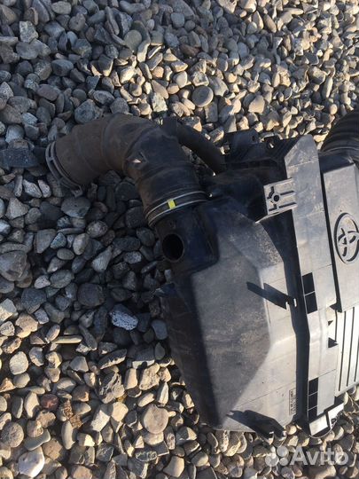 Toyota rav4 2004 2.0 корпус воздушного фильтра