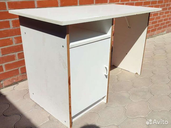 Письменный стол