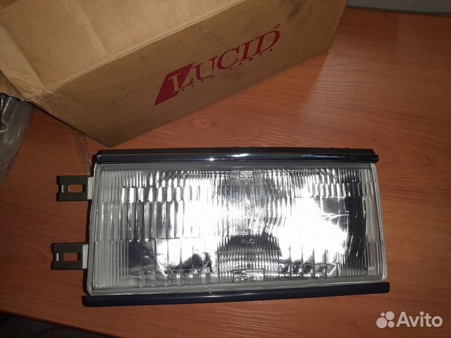 Nissan Bluebird Фара передняя левая Новая