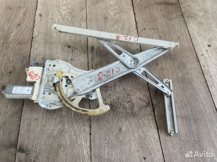 Стеклоподъемник правый Toyota Avensis T250