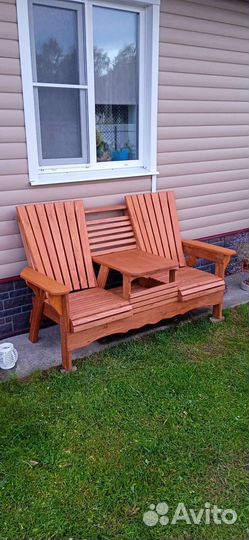 Скамья со столиком