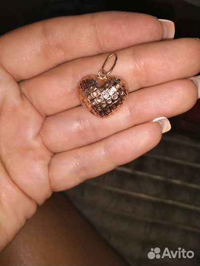 Золотой кулончик сердце