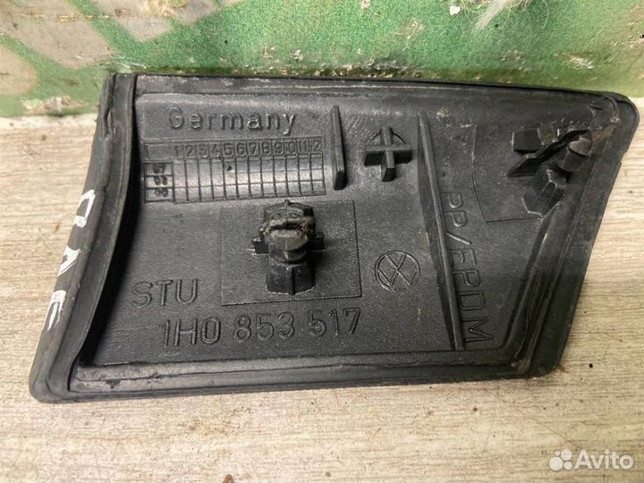 Молдинг переднего левого крыла Фольксваген Гольф