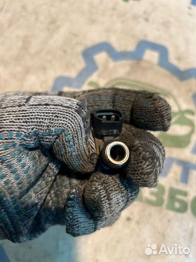 Форсунка топливная Volkswagen Polo RUS 1.6 cfnb