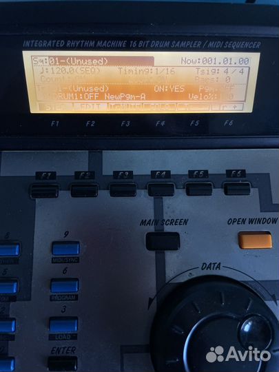 Akai MPC 2000XL SE 3
