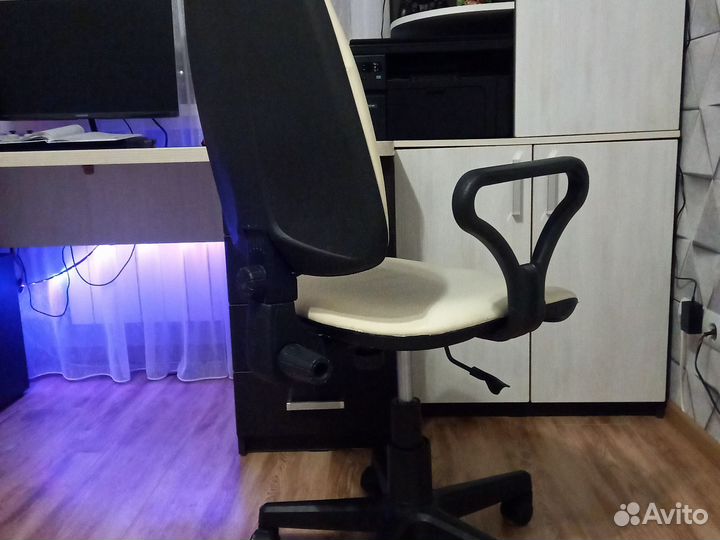 Компьютерное кресло