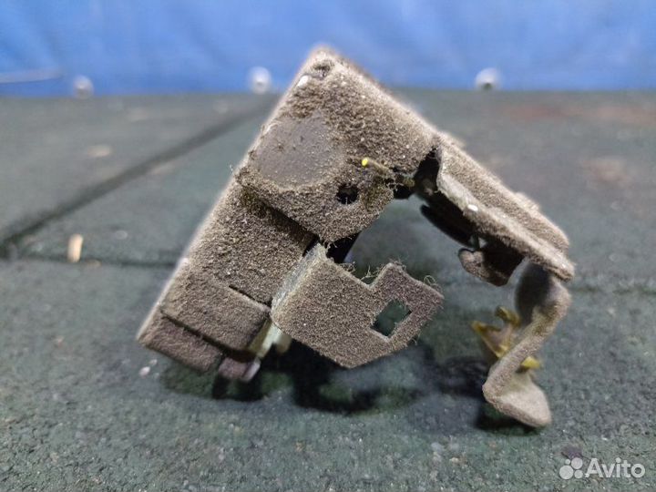 Замок двери передний правый Renault Logan 1 седан