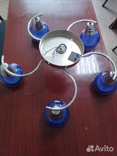 Продам люстру