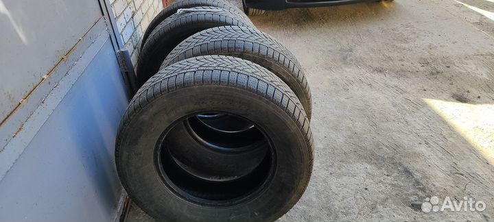 Pirelli Ice Zero 265/65 R17