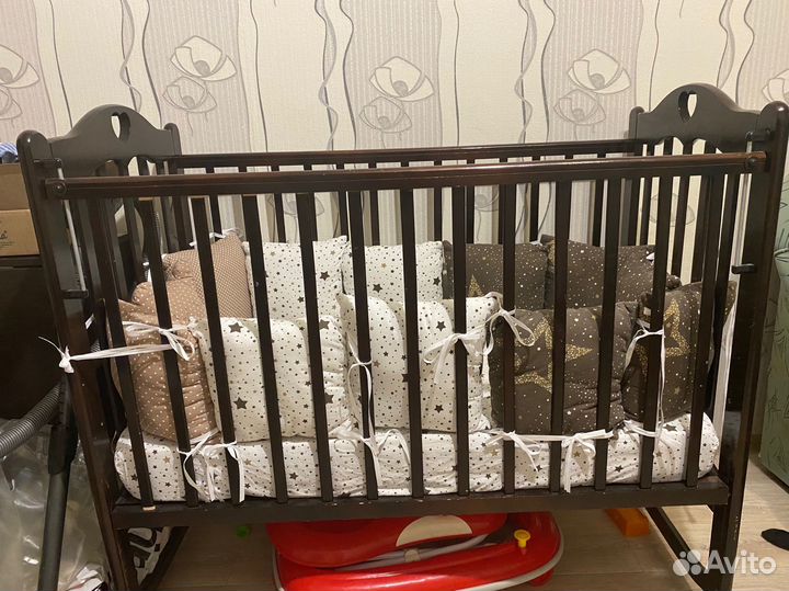Детская кроватка