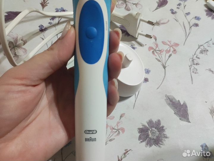 Зубная щетка oral b