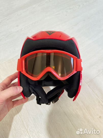 Горнолыжный шлем