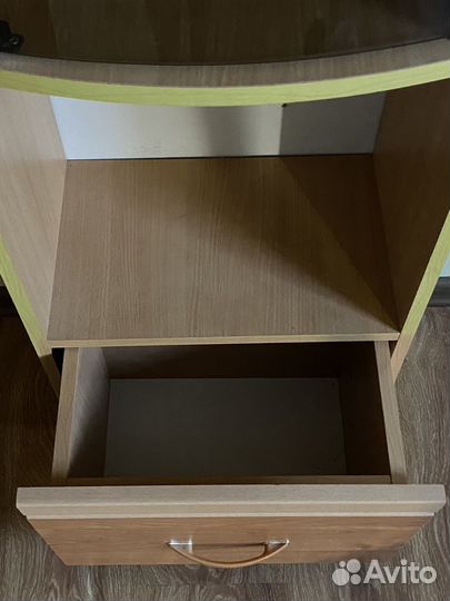 Компьютерный стол,шкаф, стеллаж