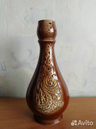 Глиняный кувшин для вина