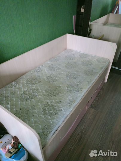 Детская кровать от 3 лет с матрасом бу
