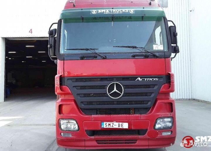 Pазбираем грузовик Mercedes-Benz Actros mpii 2002