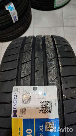 Habilead HF330 245/40 R19 и 275/35 R19
