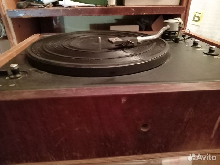 Проигрыватель винила