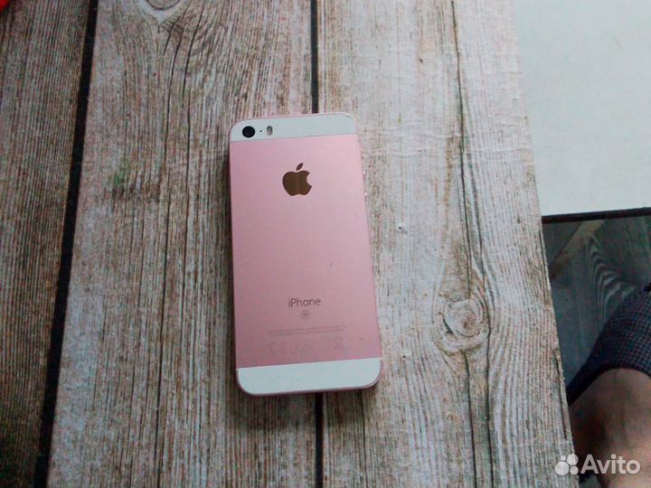 iPhone SE, 16 ГБ